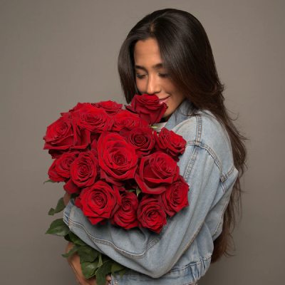 Rosaholics Classic Red Roses  