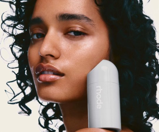 rhode Skin peptide glazing fluid