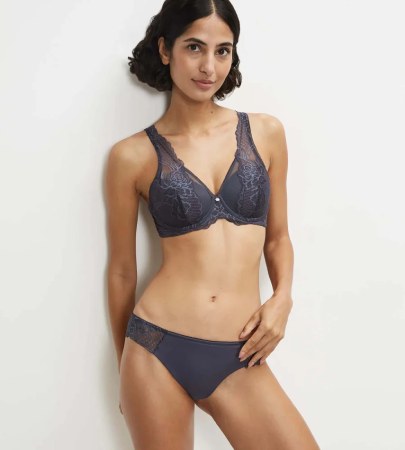 Triumph Wild Peony Florale